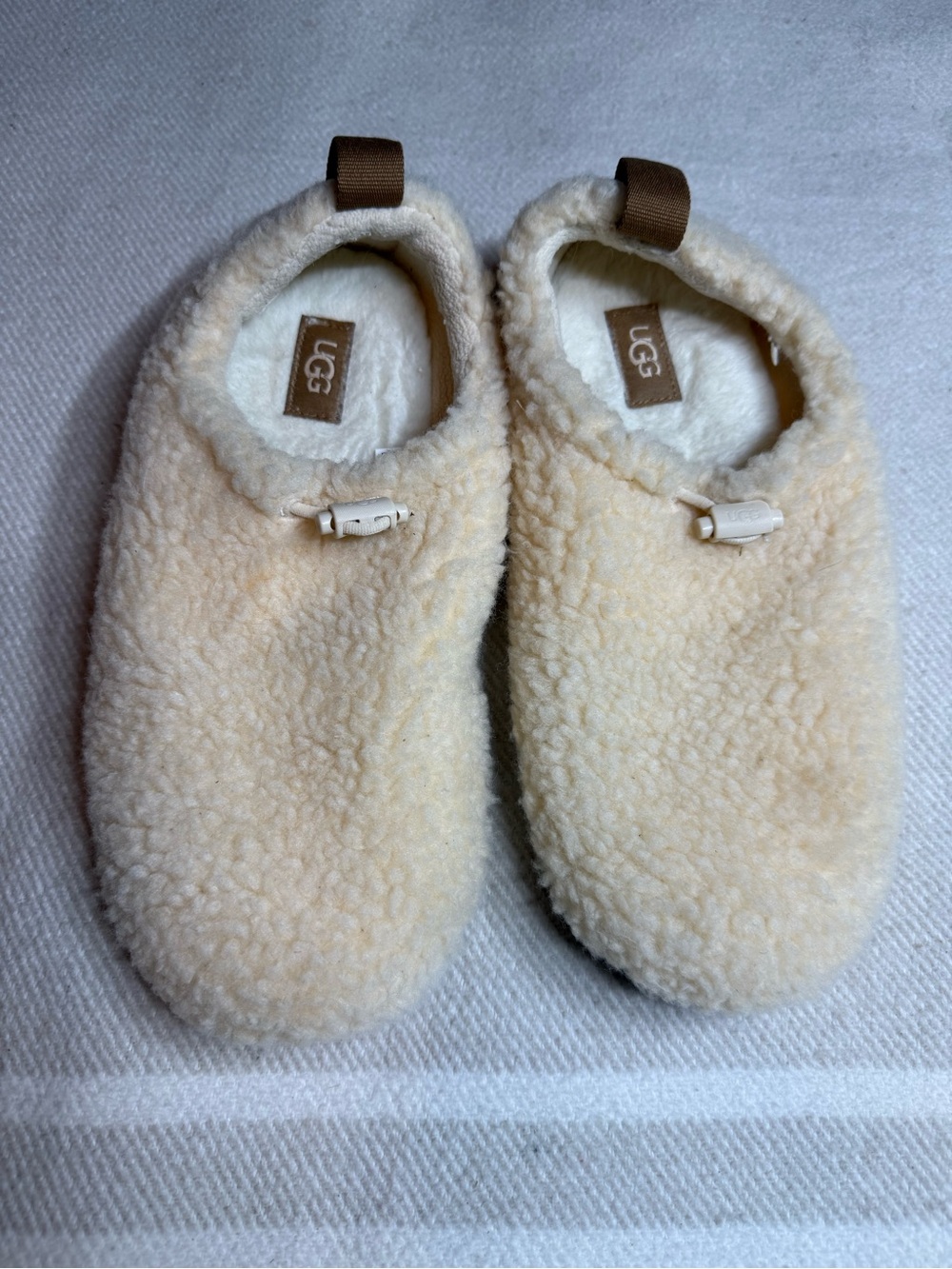 UGG Plushy Slippers size 9